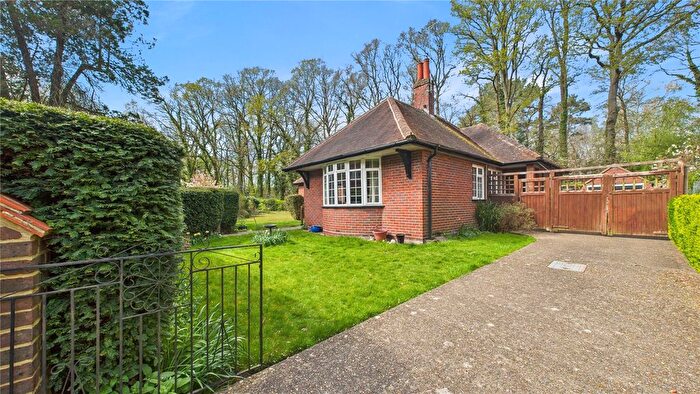 3 Bedroom Bungalow For Sale In Horsell, Surrey, GU21