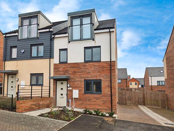 3 Bedroom Semi-Detached House For Sale In Castlesteads Way, The Rise, Newcastle Upon Tyne, NE15