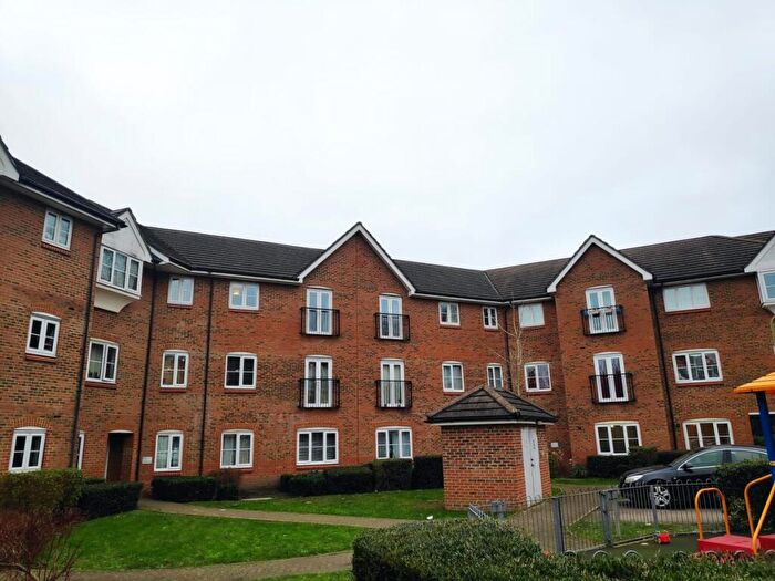 2 Bedroom Apartment To Rent In Rydons Way, Redhill, RH1