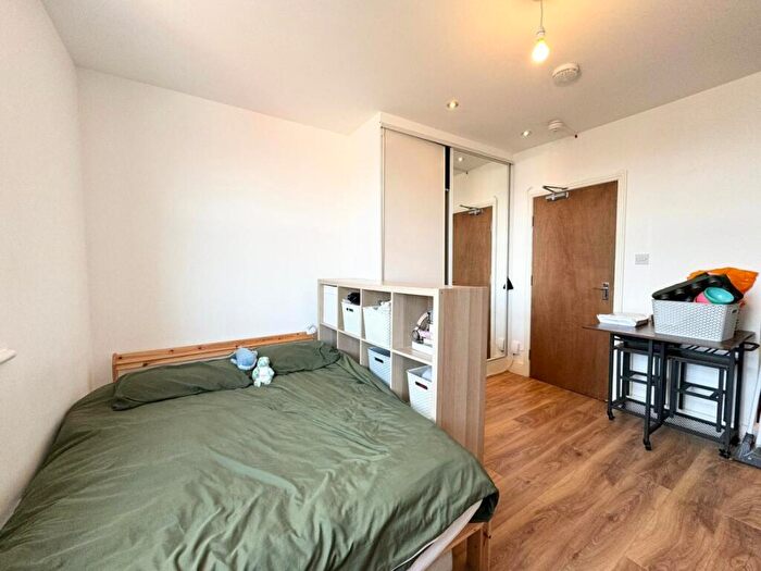 Studio To Rent In Tottenham Lane, Crouch End, N8