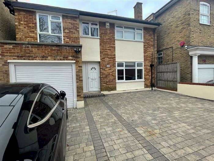 5 Bedroom Detached House To Rent In Essex Park, West Finchley, N3