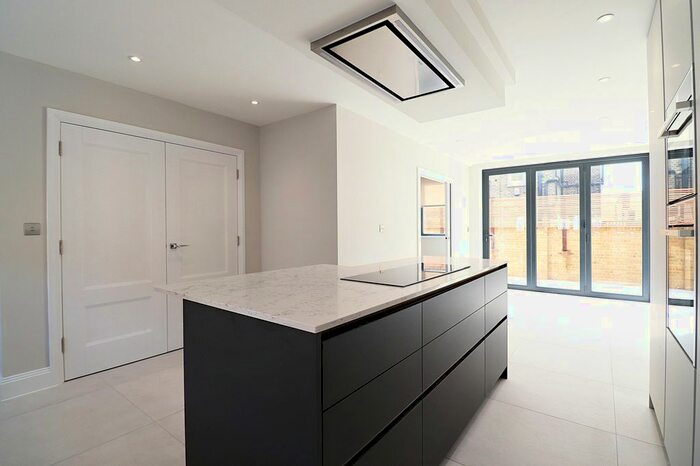 3 Bedroom Semi-Detached House To Rent In Sun Lane, London, SE3