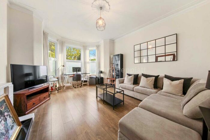 1 Bedroom Apartment To Rent In Haslemere Road, Winchmore Hill, N21