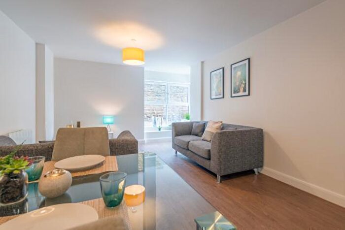 2 Bedroom Apartment To Rent In St. Johns Road, Leeds, West Yorkshire, LS3