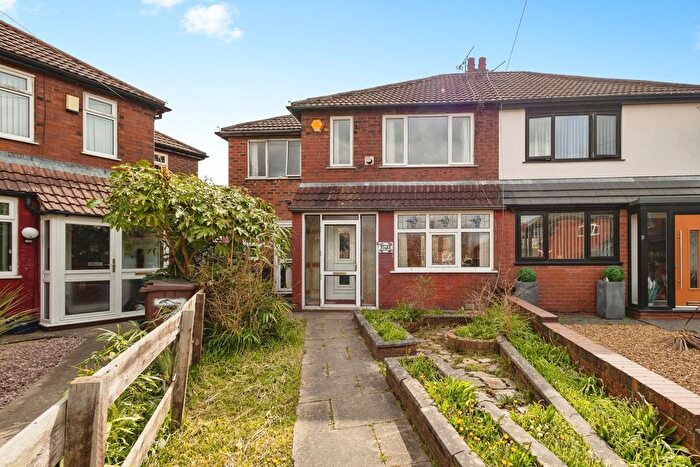 4 Bedroom Semi Detached House For Sale In Thornhill Close, Denton, Manchester, Greater Manchester, M34