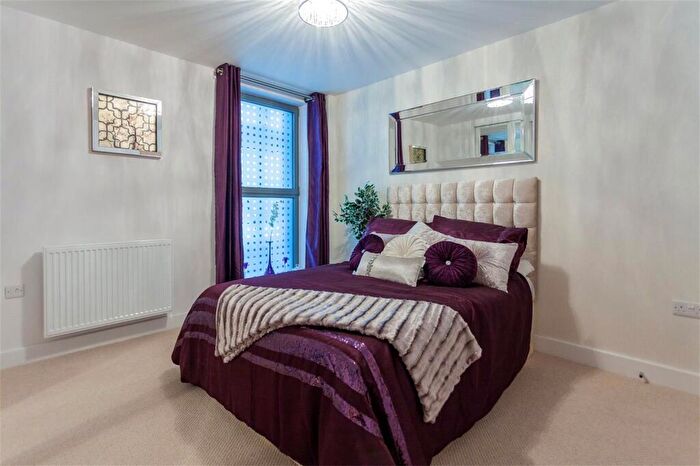 1 Bedroom Flat To Rent In Queensgate, Cromwell Road, Redhill, RH1