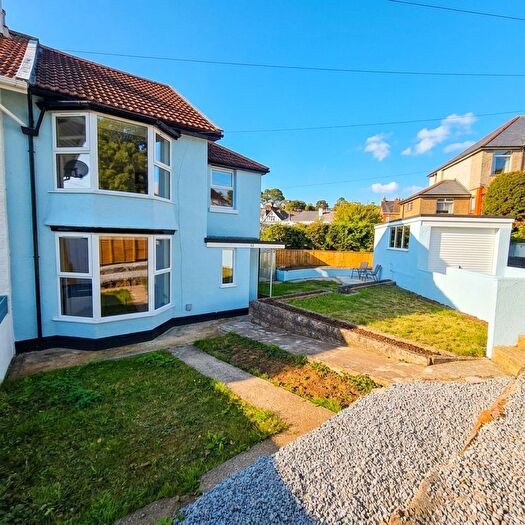 4 Bedroom End Of Terrace House For Sale In Pennyacre Road, Teignmouth, TQ14