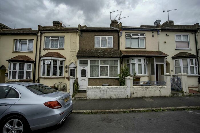 3 Bedroom Terraced House To Rent In Chaucer Road, Gillingham, ME7