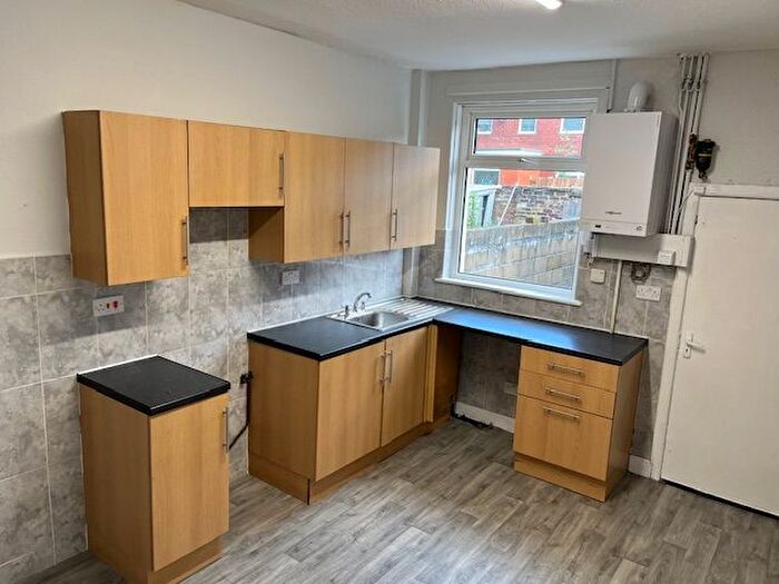 2 Bedroom Property To Rent In Hollin Bridge Street, Blackburn, BB2