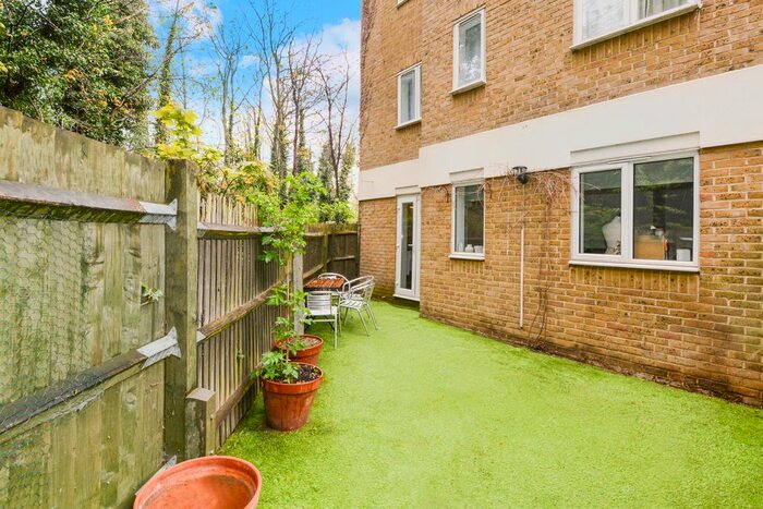 1 Bedroom Flat To Rent In Water Lane, London, SE14