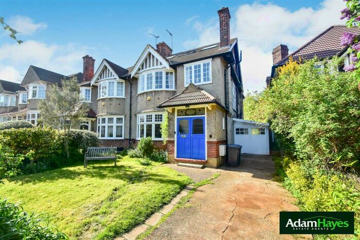 6 Bedroom Semi-Detached House To Rent In Woodberry Way, North Finchley, N12