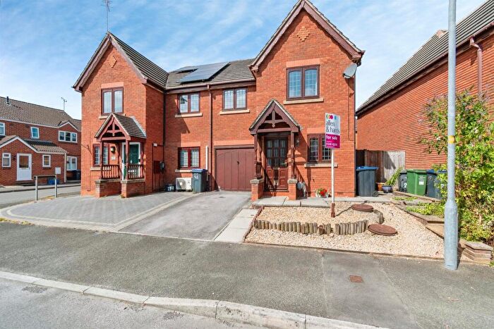 3 Bedroom Semi-Detached House For Sale In Balmoral Close, Chippenham, SN14