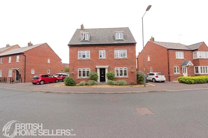 5 Bedroom Detached House For Sale In Pillow Way, Buckingham, Buckinghamshire, MK18