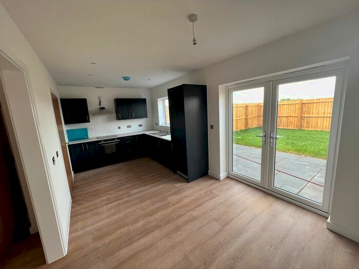 3 Bedroom Semi-Detached House To Rent In Orchard Way, Wisbech, PE13