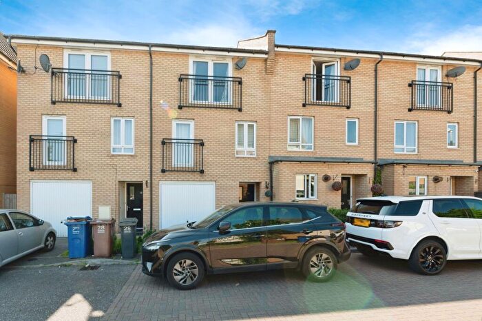 4 Bedroom Town House For Sale In Schoolfield Way, Grays, Essex, RM20
