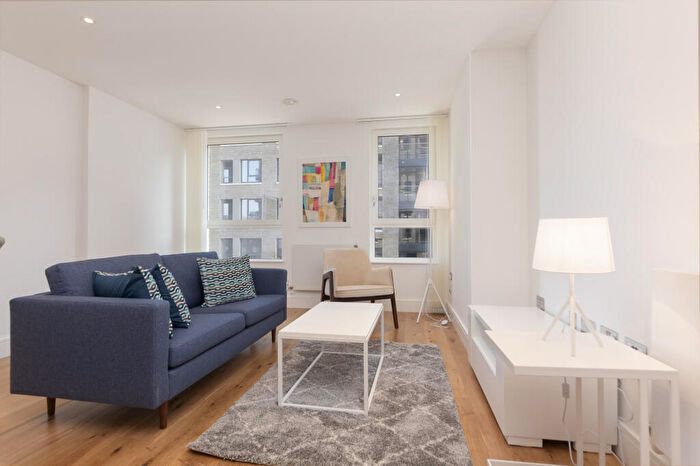 1 Bedroom Apartment To Rent In Harbourside Court, Gullivers Walk, London, SE8