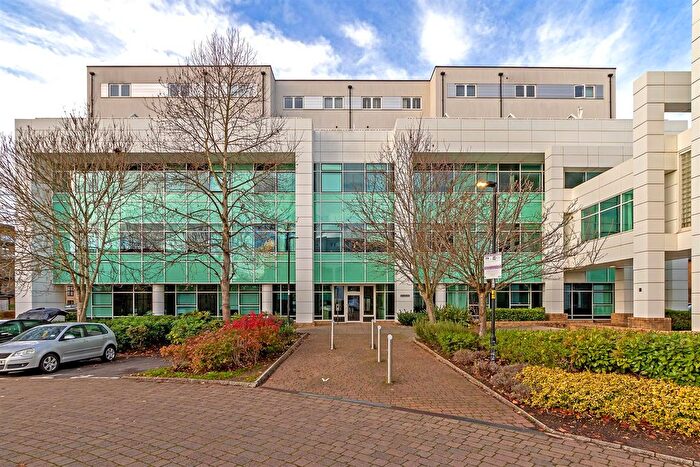 2 Bedroom Flat For Sale In Bessemer Road, Welwyn Garden City, AL7