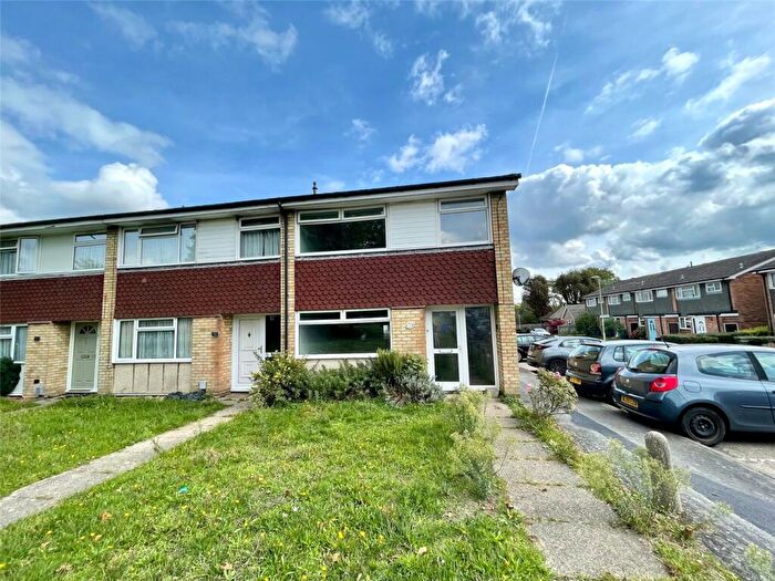 3 Bedroom End Of Terrace House To Rent In Belle Vue Close, Aldershot, Hampshire, GU12