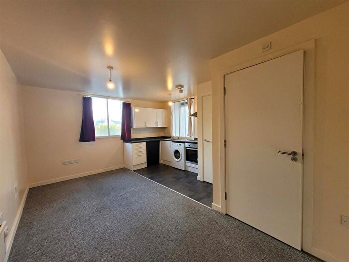 1 Bedroom Flat To Rent In Cheapside, Bradford, BD1