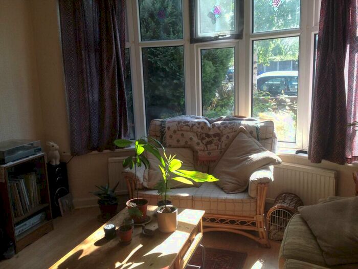 3 Bedroom Semi-Detached House To Rent In Hatherley Road, Withington, M20