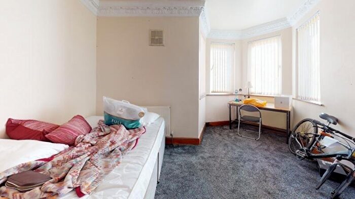 9 Bedroom Terraced House To Rent In Raven Road, Hyde Park, Leeds, LS6