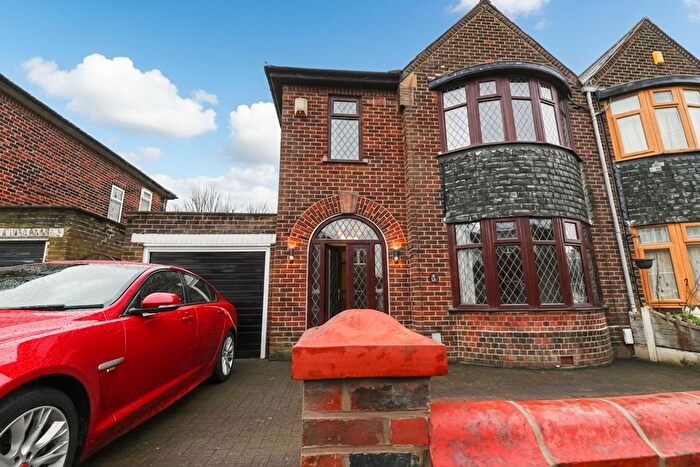 3 Bedroom Semi Detached House For Sale In May Road, Swinton, M27