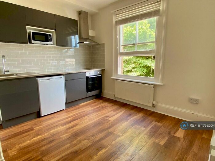 Studio To Rent In Seafield Road, Hove, BN3