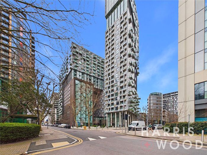Studio To Rent In Lincoln Plaza, London, E14