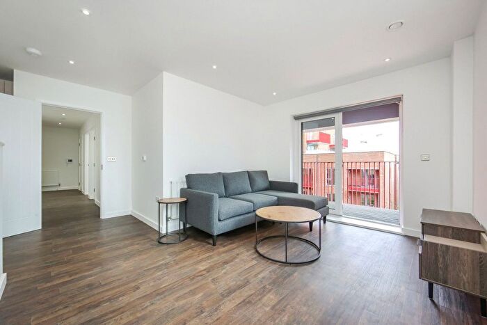 2 Bedroom Flat To Rent In Cezanne Road, London, W3