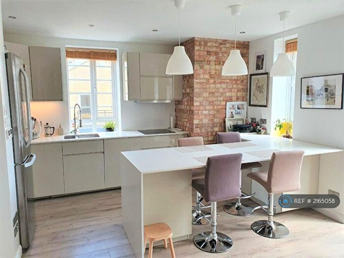 2 Bedroom Flat To Rent In Timbrell Place, London, SE16