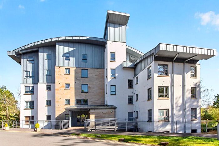 2 Bedroom Flat For Sale In Cathkin Road, Glasgow, G42