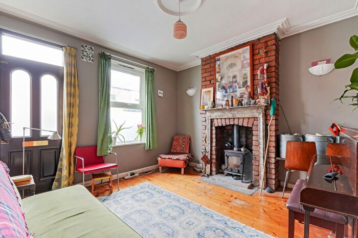 3 Bedroom Terraced House For Sale In Tavistock Road, Nether Edge, Sheffield, S7