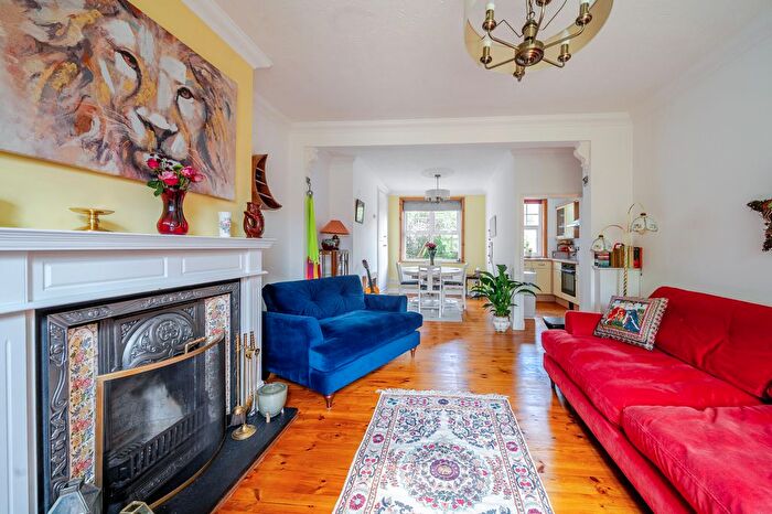 2 Bedroom Cottage For Sale In Murrells Lane, Camberley, GU15
