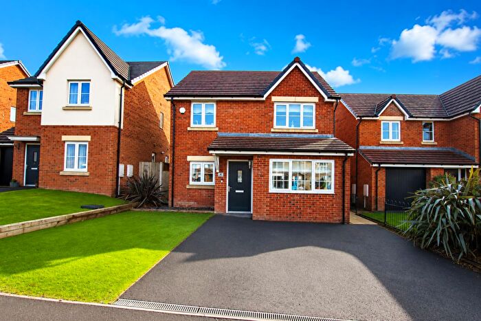 3 Bedroom Detached House To Rent In Craven Terrace, Darwen, BB3