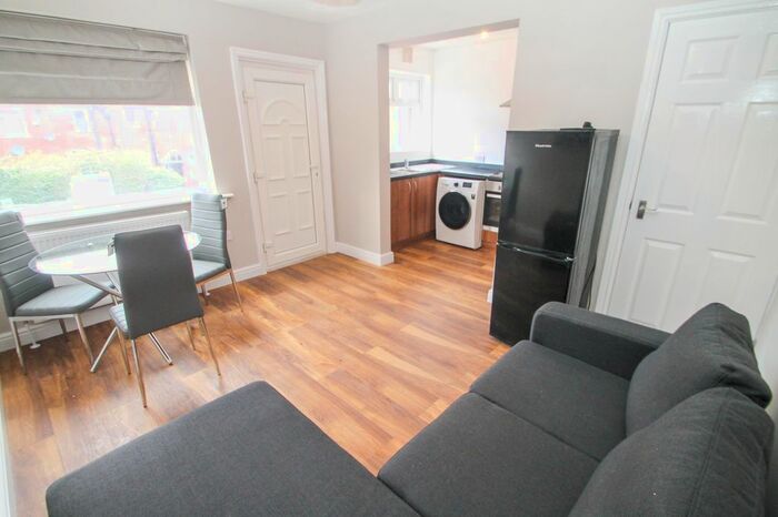 3 Bedroom Terraced House To Rent In Kelso Gardens, Leeds, LS2