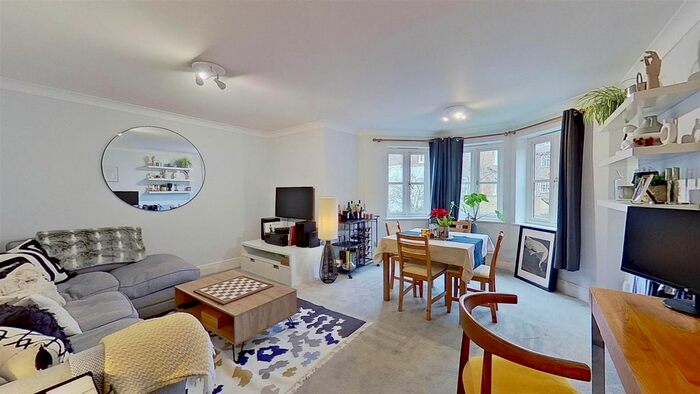 2 Bedroom Flat To Rent In Sycamore Mews, London, SW4