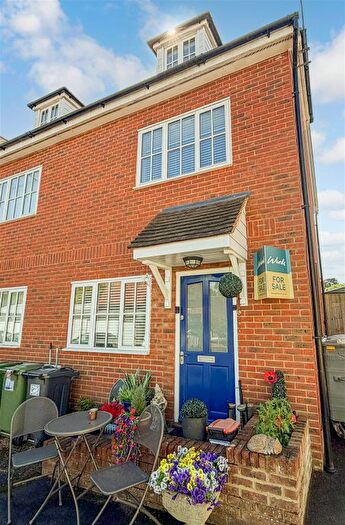 2 Bedroom Town House For Sale In High Street, Staplehurst, Tonbridge, Kent, TN12