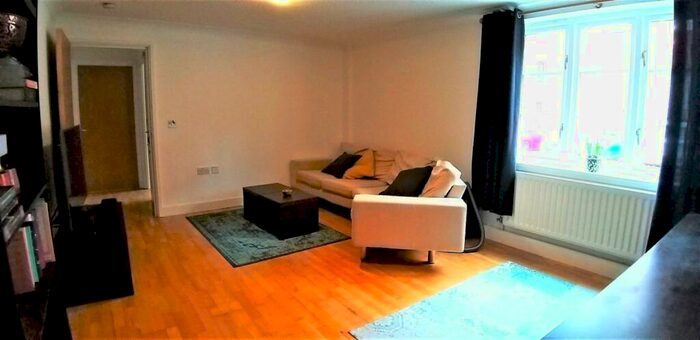 2 Bedroom Flat To Rent In Holters Mill, Canterbury - Ref, CT2