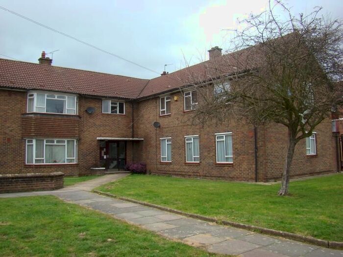 2 Bedroom Flat To Rent In Welbeck Court, Welbeck Avenue, Hayes, Middlesex UB4