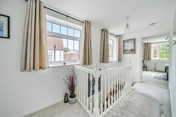 3 Bedroom End Of Terrace House For Sale In Ottershaw, Surrey, KT16