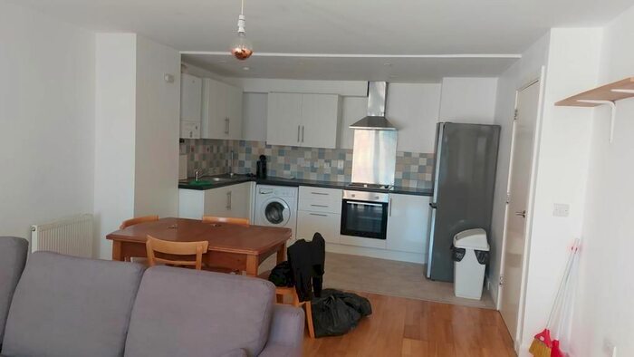 2 Bedroom Flat To Rent In Coldharbour Lane, London, SE5