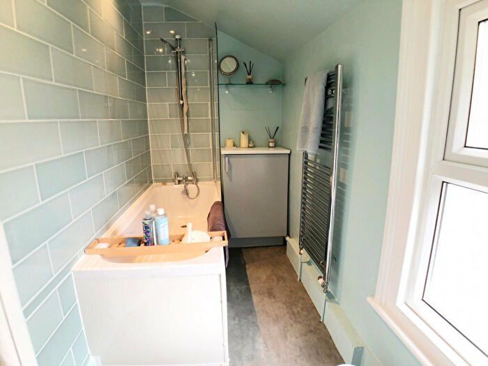 1 Bedroom Flat To Rent In St. Donatts Road, London, SE14