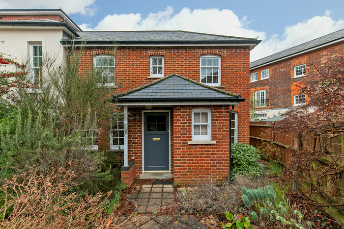 2 Bedroom Semi-Detached House To Rent In Alison Way, Winchester, SO22