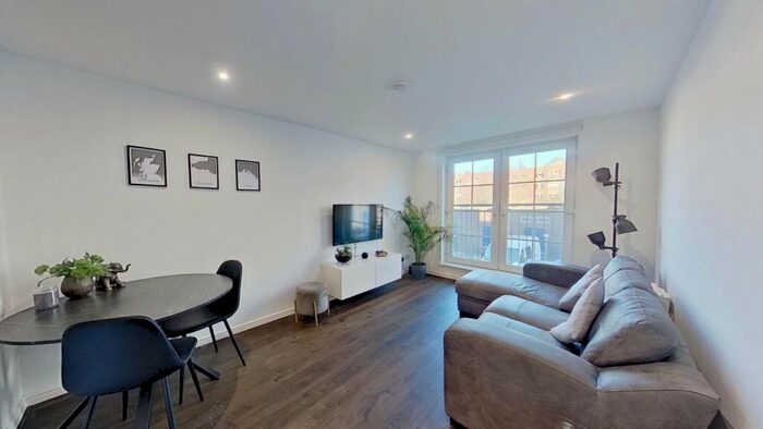 2 Bedroom Flat To Rent In Giles Street, Edinburgh, Midlothian, EH6