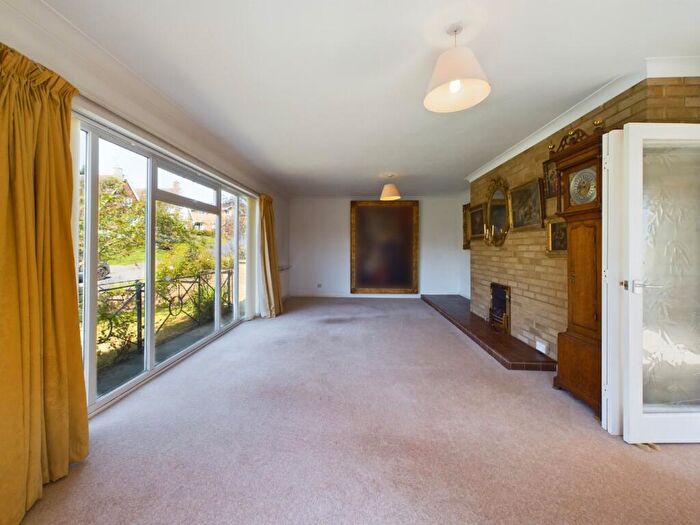 4 Bedroom Detached Bungalow For Sale In Spring Lane, Flore, Northampton, NN7