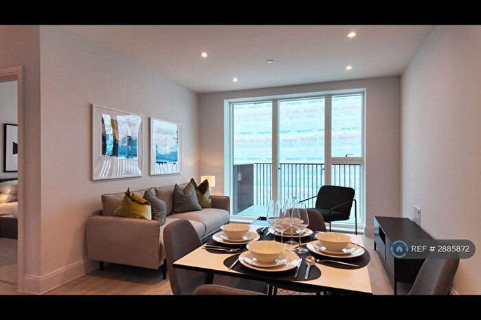 2 Bedroom Flat To Rent In Aquifer House, Slough, SL1