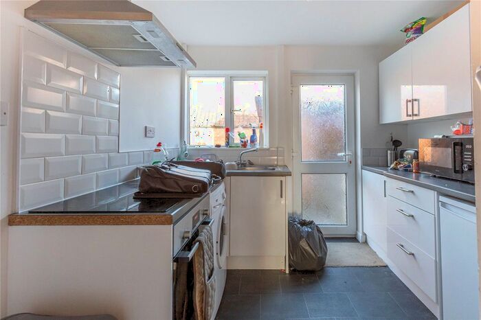 4 Bedroom Semi-Detached House To Rent In Graeme Close, Fishponds, Bristol, BS16