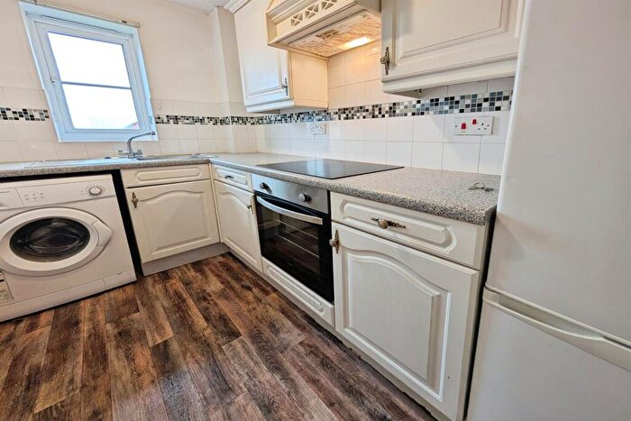 1 Bedroom Flat To Rent In Hulton Close, Woolston, SO19