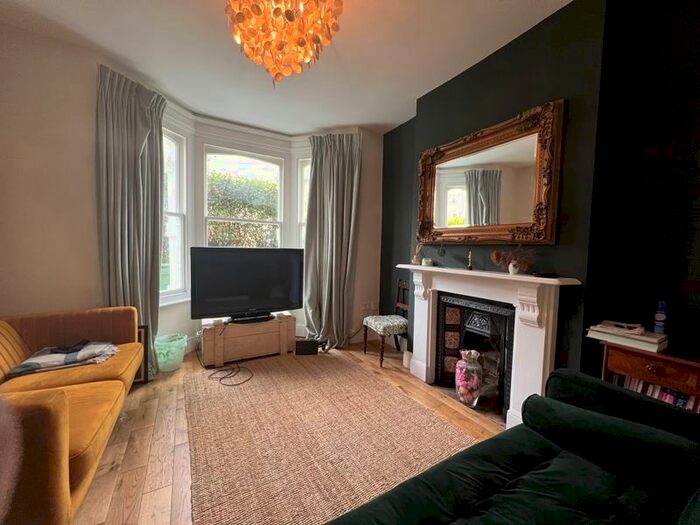 4 Bedroom Property To Rent In Ferndale Road, London, SW4