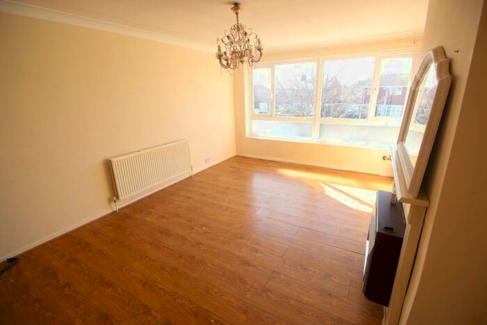 2 Bedroom Flat To Rent In Elsdon Avenue, Seaton Delaval, Whitley Bay, NE25